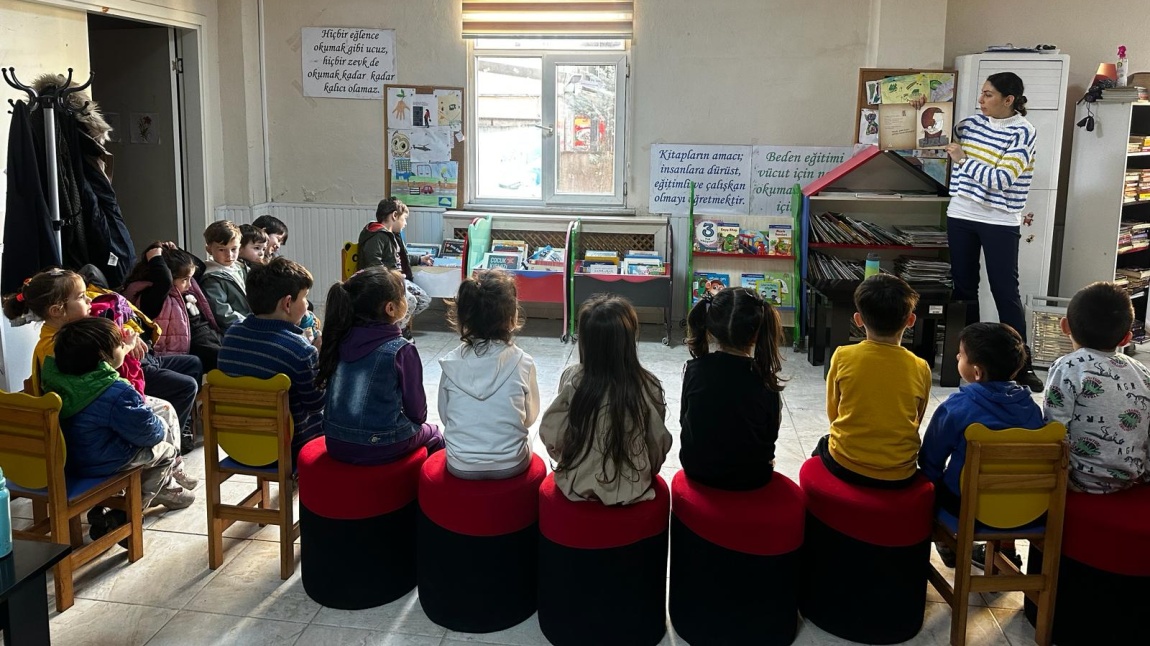 Okul Öncesi Öğrencilerimizle Kütüphaneler Haftası Kapsamında Ardeşen Merkez Kütüphanesine Gezi Düzenledik
